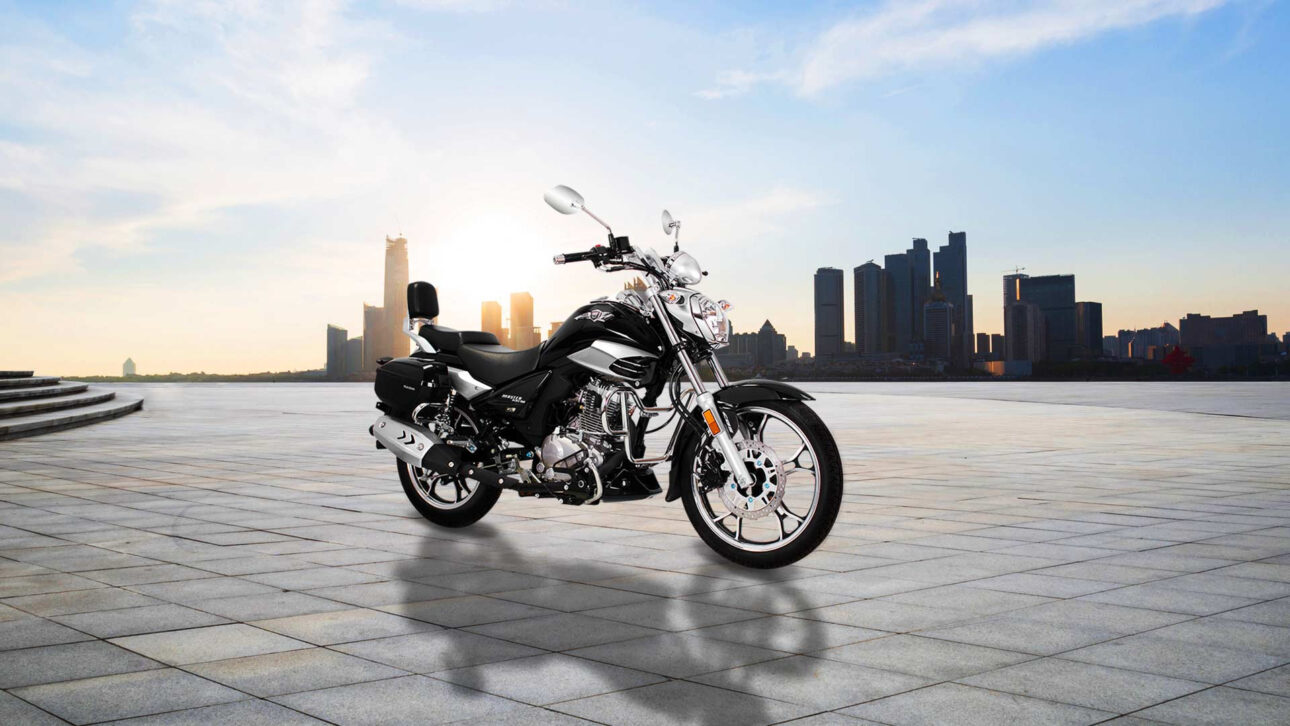 Con motor de 150 cilindradas, bono de R$ 1.500 y costando solo R$ 16 mil, la nueva Haojue Master Ride 150 da un espectáculo frente a las motos tradicionales y supera rivales importantes en 2025