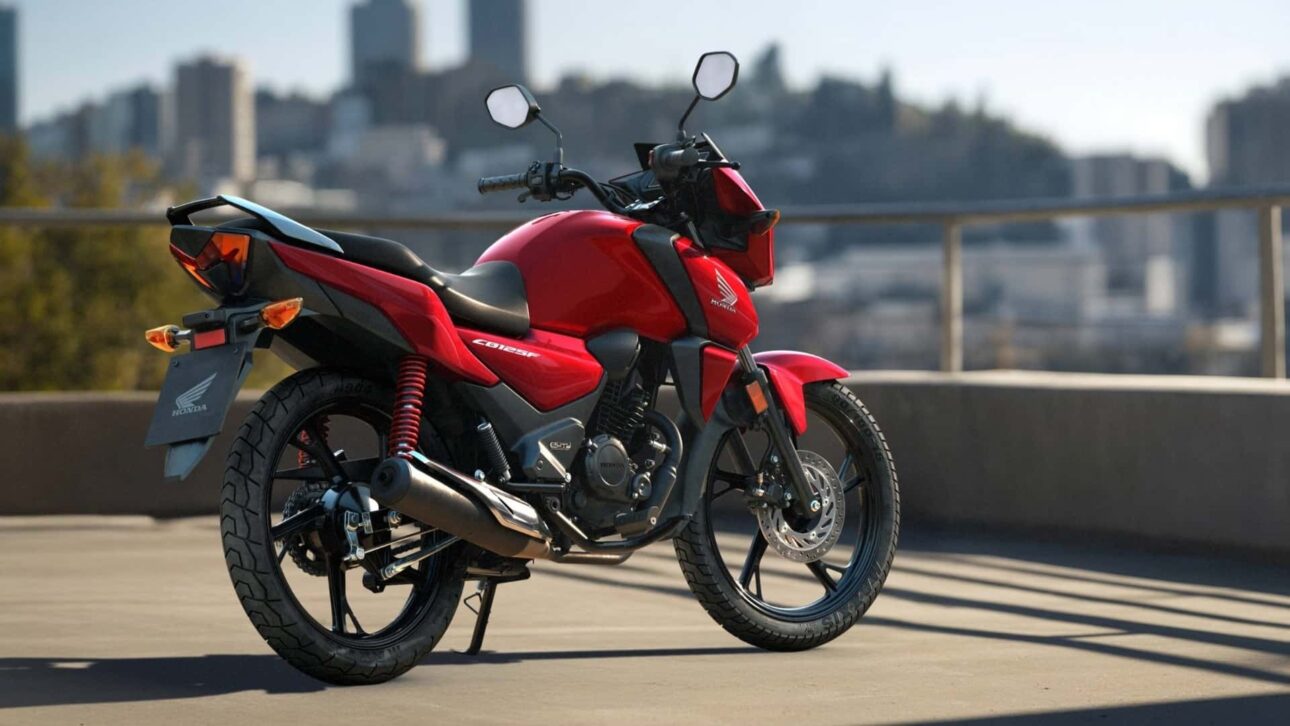 Honda Sorprende Mercado Asiático y Anuncia Nueva CB Hornet 125, Modelo con Motor de 125cc, que Trae Panel Digital con TFT, Consumo de 64 km/l y Autonomía de Hasta 700 km con un Único Tanque