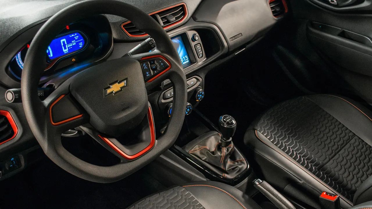 Descubra 4 modelos de carros usados com câmbio manual até R$ 50 mil que ainda são boas compras em 2025. Desempenho, economia e estilo acessível.