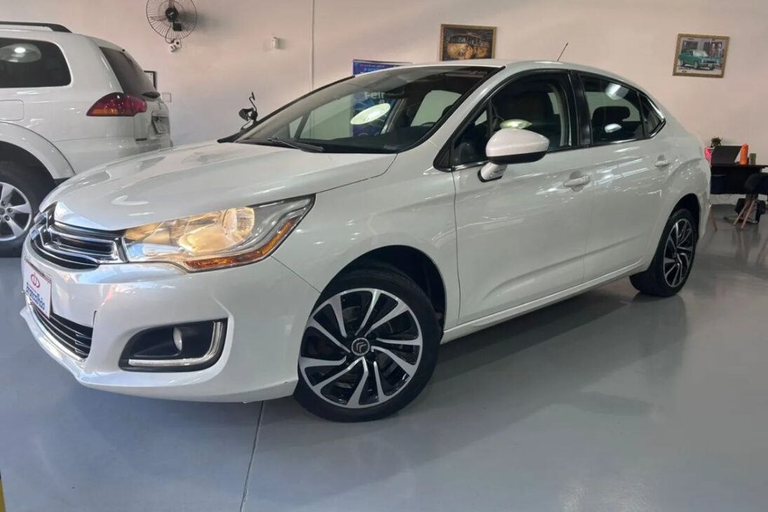 5 carros bons e baratos que todo entusiasta esperto conhece e quase não dão problema