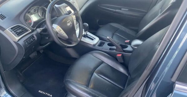 Quer fugir dos preços abusivos? Veja 5 carros usados confiáveis e baratos para 2025