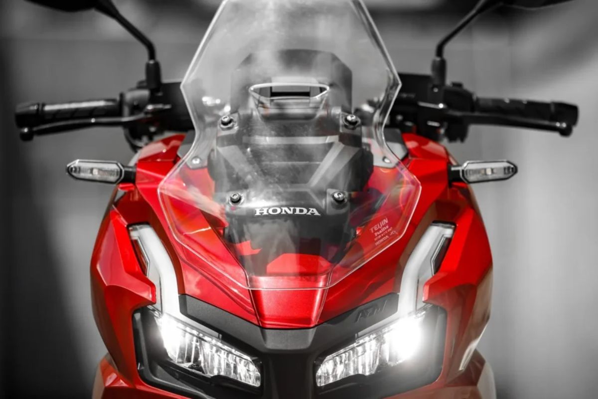 Honda ADV 160 2025: tudo sobre a scooter aventureira com novo motor e preço de R$ 24 mil