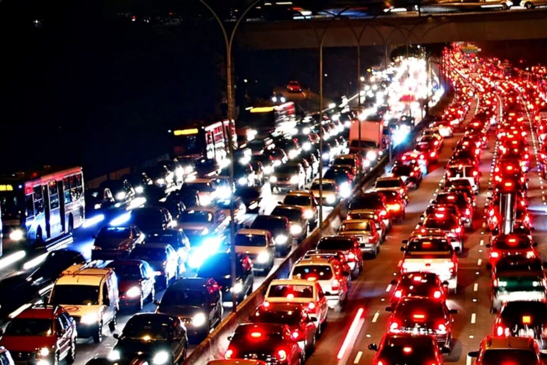 La ciudad brasileña con la mayor flota de vehículos tiene 9,5 millones de carros y motos, supera 14 estados sumados y vive en congestión