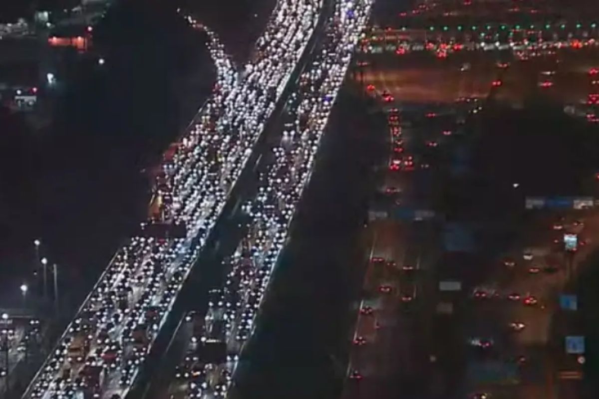 Qual cidade brasileira tem mais veículos que 14 estados juntos? A resposta surpreende