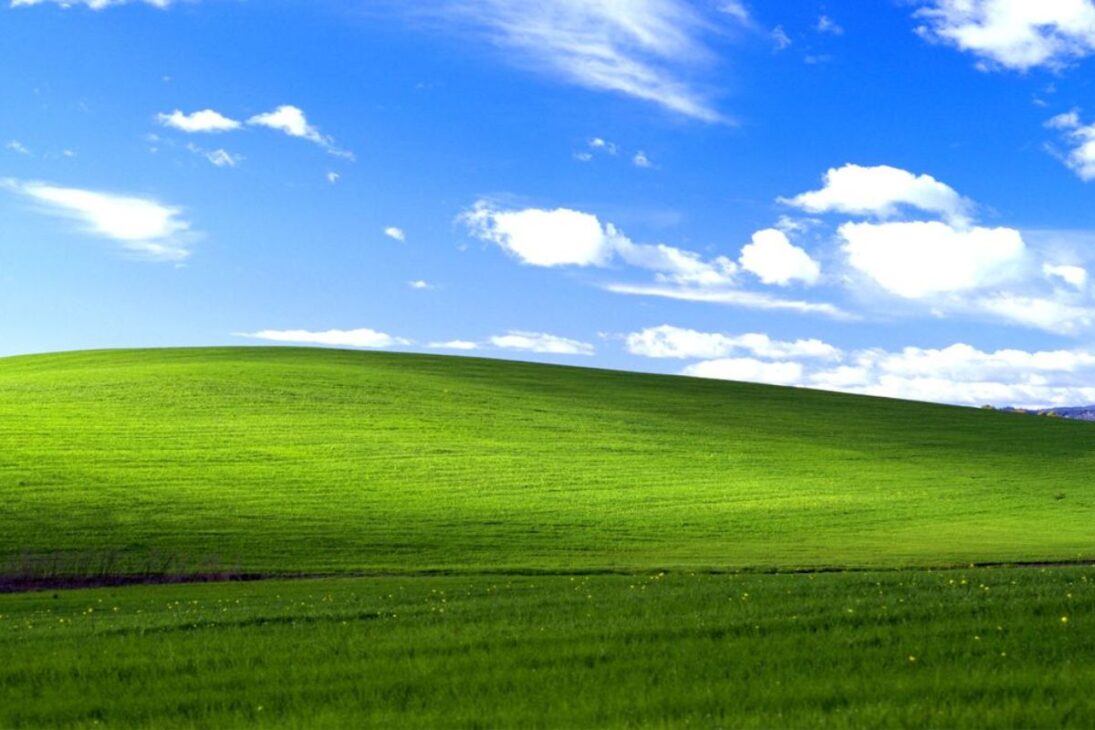 La colina verde, el sonido de inicio de sesión y la barra de tareas azul: por qué, 24 años después, el Windows XP sigue siendo el sistema operativo más amado de la historia