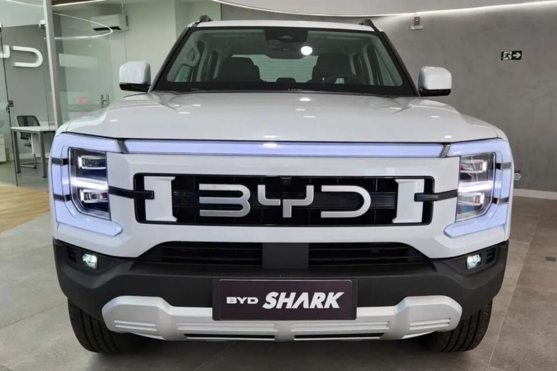 BYD lanza en Brasil la pick-up Shark 2026 con 430 cv, autonomía de 840 km y precio de Hilux para revolucionar el mercado