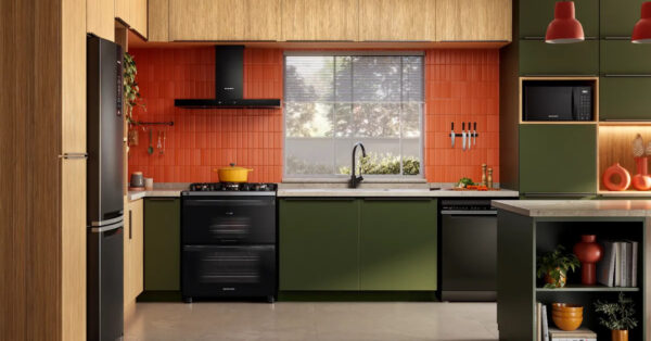 Brastemp revoluciona a cozinha: fogão e micro-ondas com Air Fryer para quem busca praticidade e bem-estar