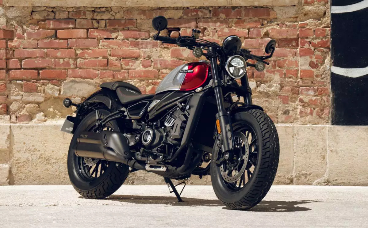 Nova moto custom da CFMoto confirmada para o Brasil: 450CL-C chega com motor bicilíndrico de 450cc