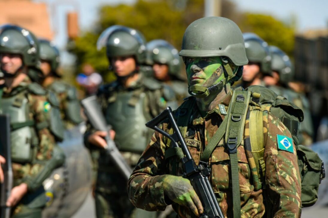 Cámara aprueba ajuste del 9% para las Fuerzas Armadas, que tendrá un impacto de R$ 5,3 mil millones, beneficiando a 740 mil militares