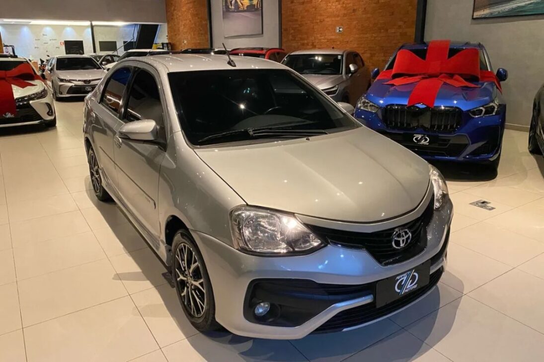 Coches para el día a día con maletero grande, economía y mecánica confiable por hasta R$ 58 mil