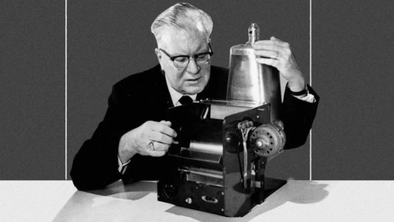 Este es Chester Carlson, el inventor de la tecnología de xerox. Fuente: Teetee.