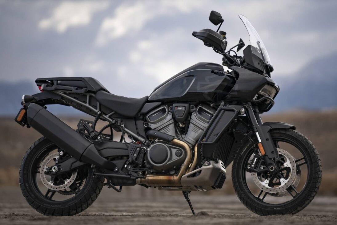 Con motor V-Twin de 150 caballos, la Harley-Davidson Pan America 1250 alcanza 227 km/h y hace hasta 20 km por litro