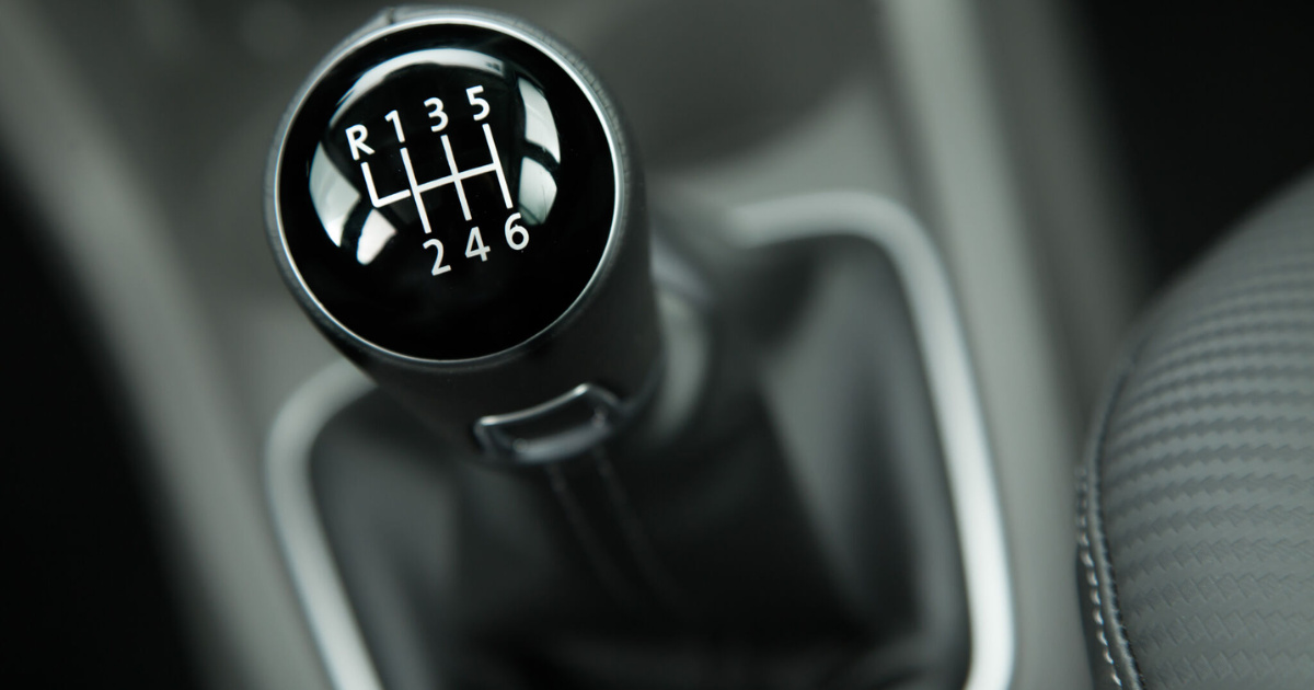 Hyundai confirma o fim do câmbio manual, freio de mão e painel analógico em seus novos carros — e isso muda tudo no setor automotivo. (Imagem: Reprodução/vrum