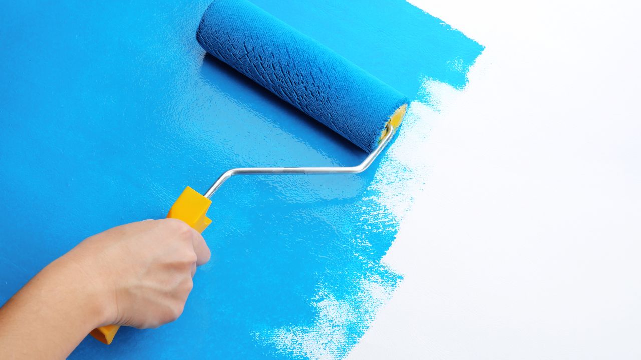 Veja como escolher as melhores cores de tinta para parede externa. Descubra tonalidades que valorizam fachadas, aumentam a durabilidade e transformam o visual da sua casa.