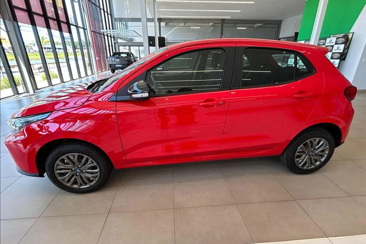 Versão manual do Fiat Argo 2026 sobrevive com preço baixo e projeto defasado