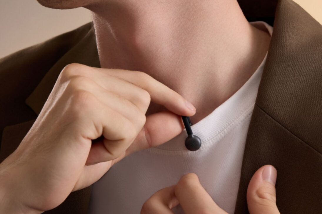 Micrófono inalámbrico compacto probado por influenciadores llega a Brasil con hasta 300m de alcance