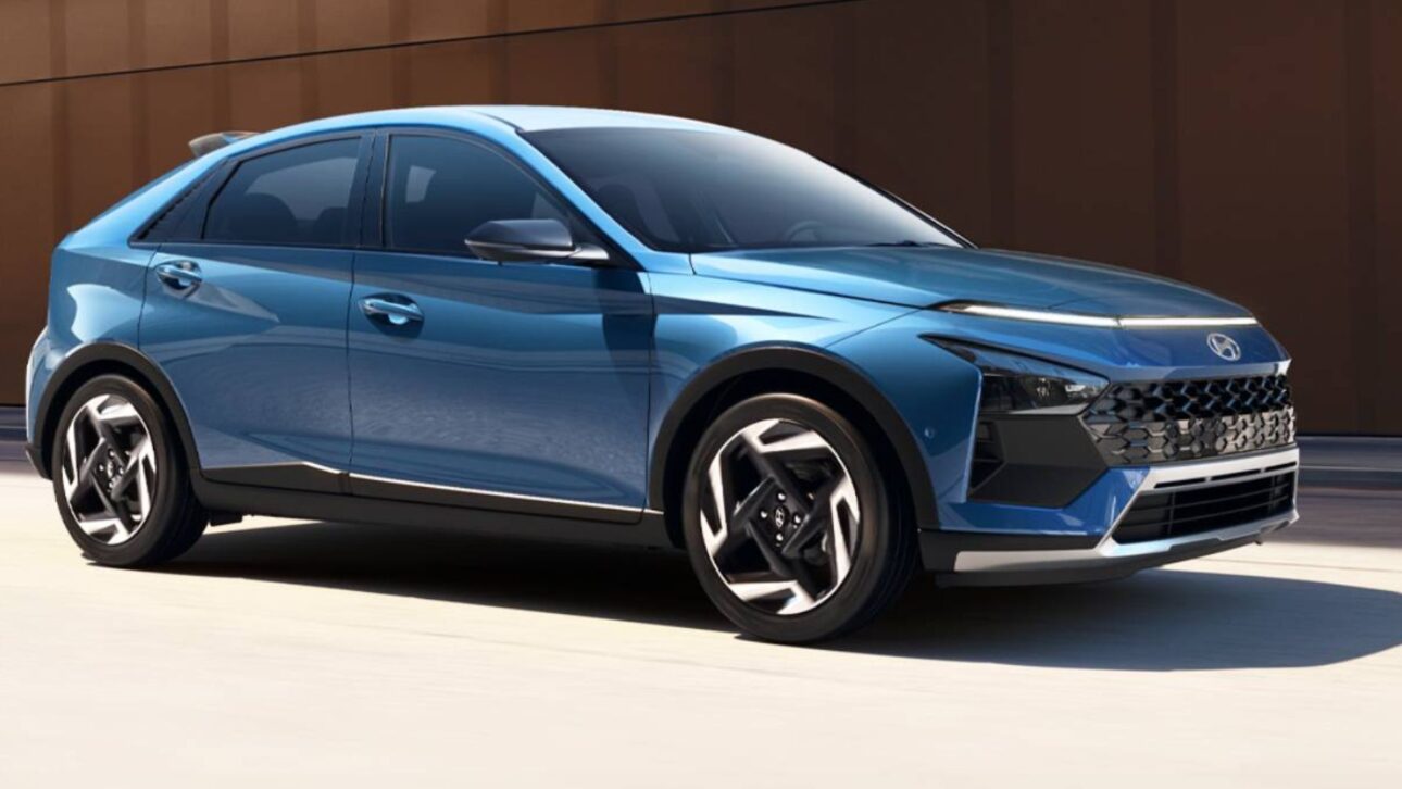 Nuevo Hyundai HB20 2027 trae motor turbo, más espacio interno y diseño del i20 para desafiar Fiat Argo y VW Polo en el segmento de los hatches.