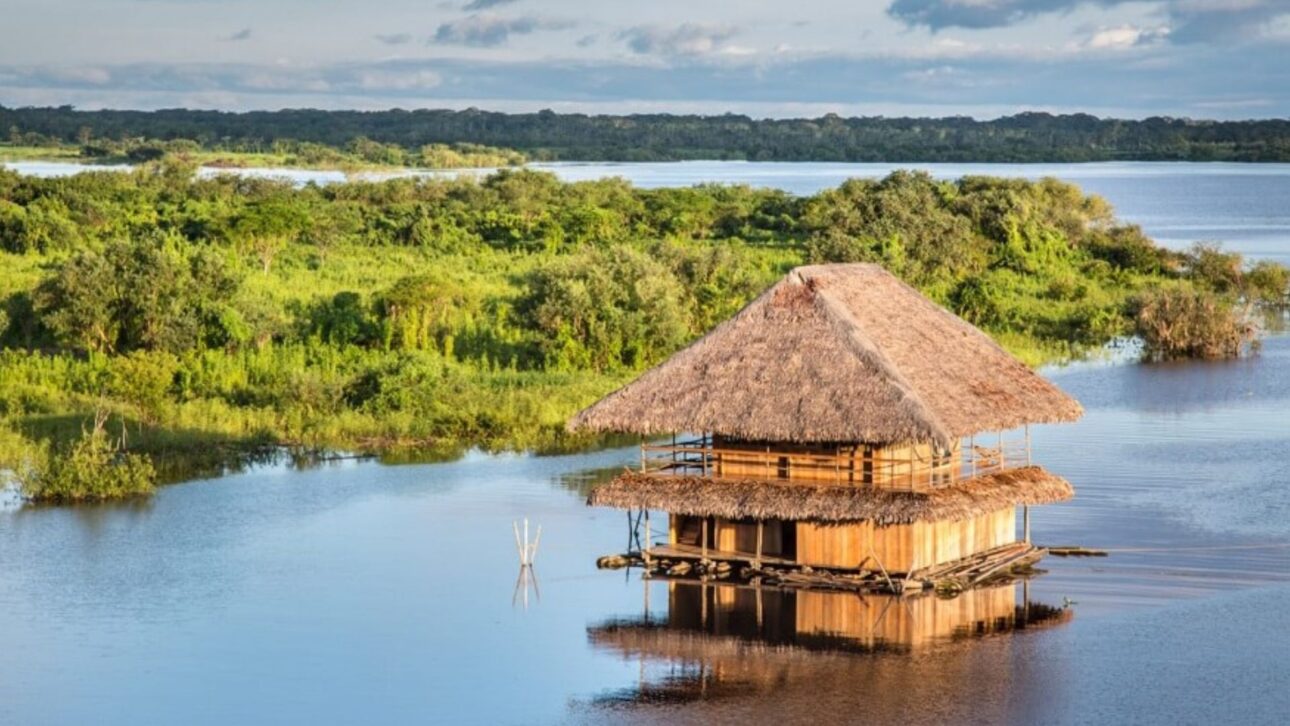 Descubre Iquitos, La Ciudad Más Grande Del Mundo Sin Conexión Terrestre, Ubicada En La Amazonía Peruana, Accesible Solo Por Avión O Barco.