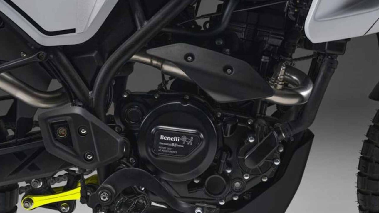 Conozca la Benelli BKX 300 2025, trail de 292 cc con panel TFT, ABS Bosch y suspensión de 180 mm, destaque entre motos adventure.