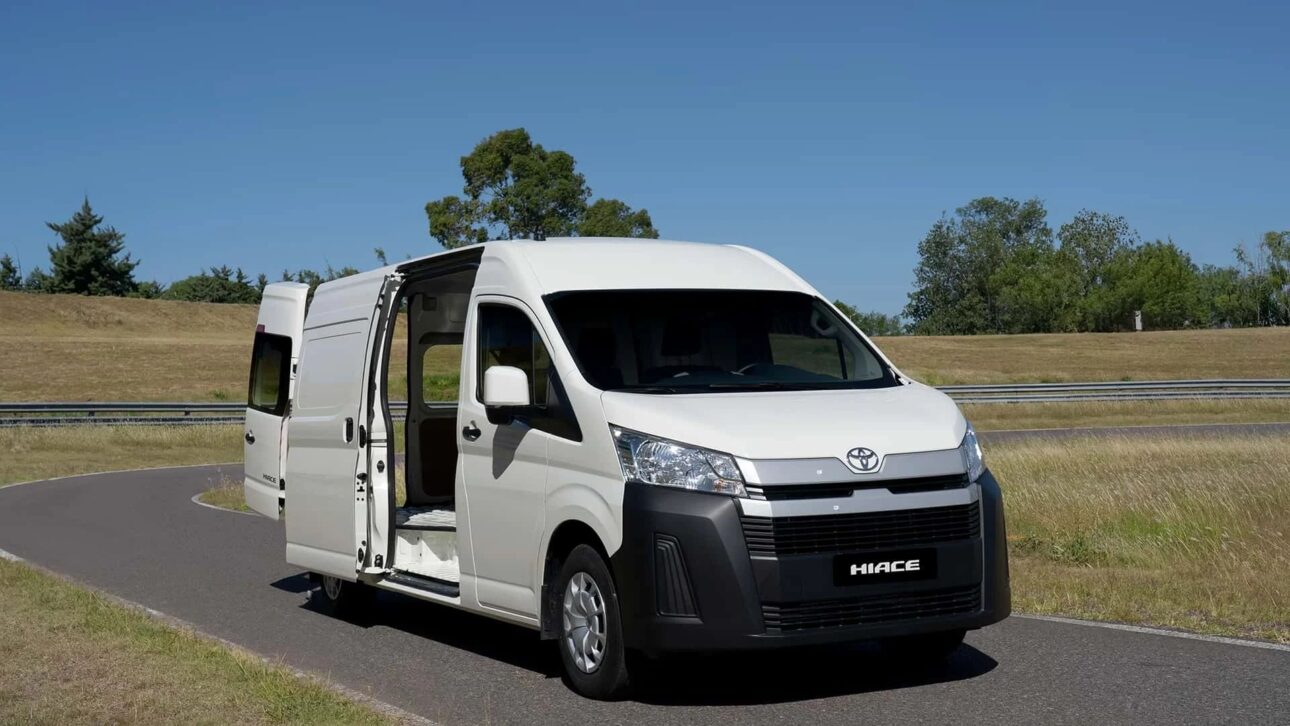 Toyota Hiace Llega A Brasil En 2025 Con Motor De La Hilux Y Hasta 14 Lugares, Ampliando Opciones En El Mercado De Furgonetas Y Transporte De Pasajeros.