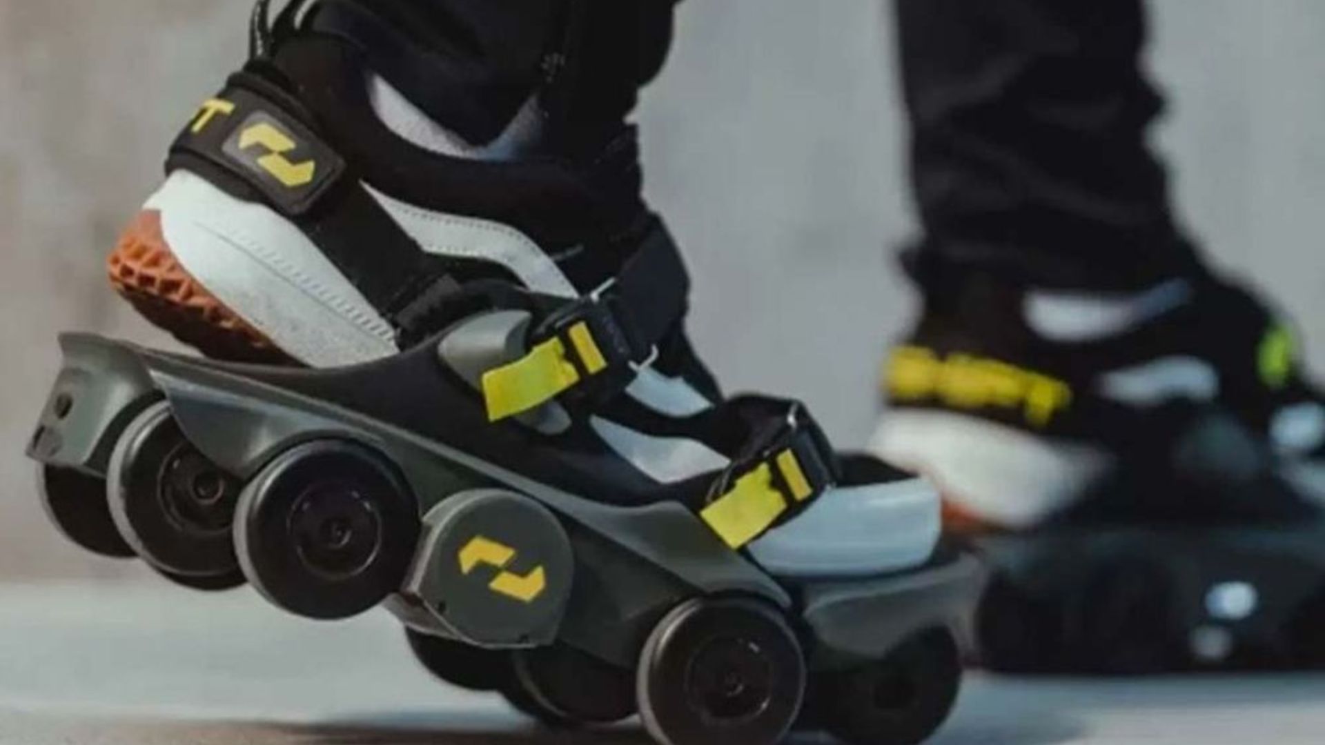 Descubra como os sapatos-robô Moonwalkers Aero prometem dobrar a velocidade da caminhada e revolucionar a mobilidade urbana. Saiba mais.