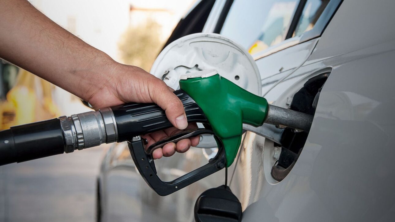 Gasolina E30 llega al Brasil con más etanol y un mayor índice de octanaje. Entienda los cambios y cómo el nuevo combustible puede impactar su automóvil.