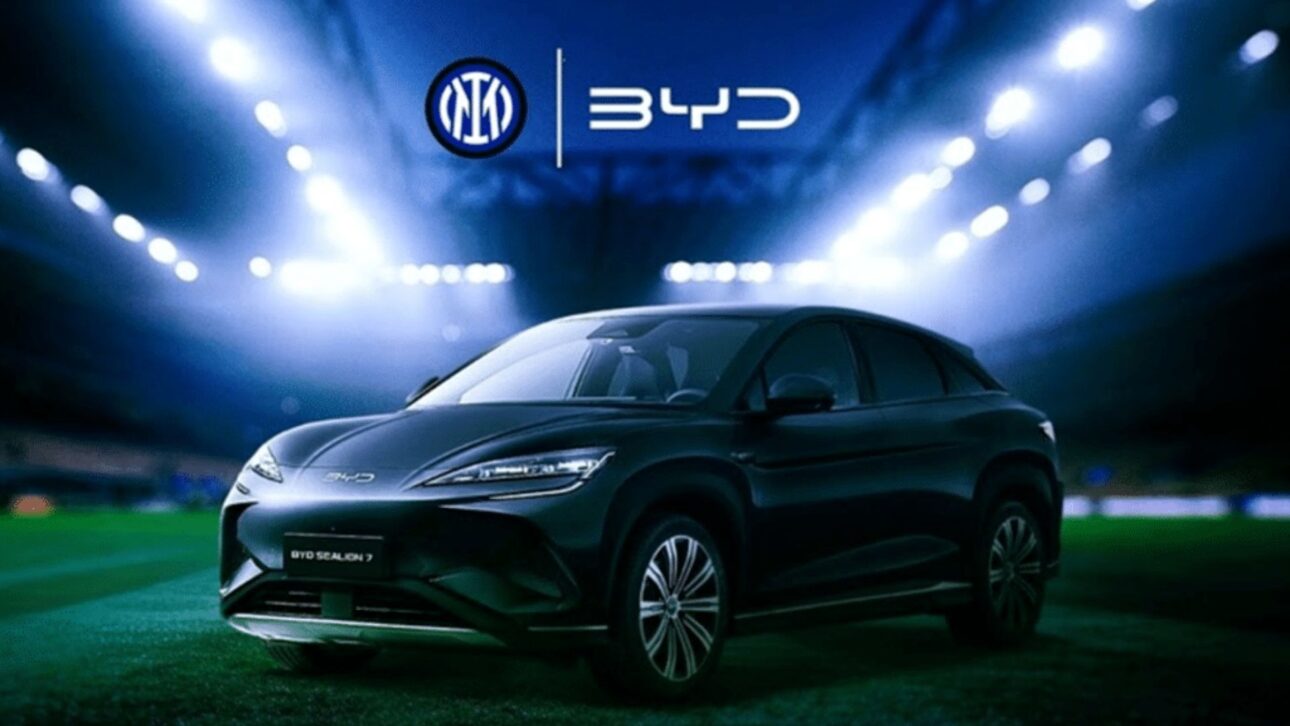 BYD firma parceria inédita com a Inter de Milão, amplia presença no futebol e foca na mobilidade sustentável. Saiba o impacto no Brasil.