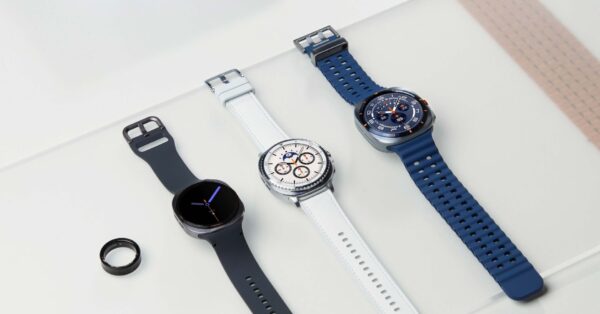 Galaxy Watch 8 chega ao Brasil com design inovador e monitoramento avançado de saúde. Veja novidades, preços e funcionalidades do relógio Samsung.