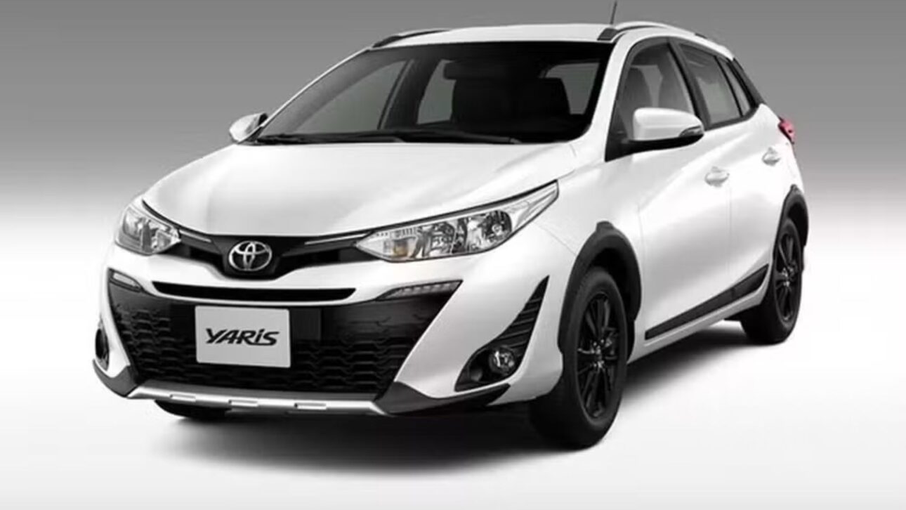 Toyota Yaris 1.5 CVT sigue valorizado entre seminovos, incluso después de salir de línea. Descubre por qué el compacto japonés sigue siendo tan buscado.