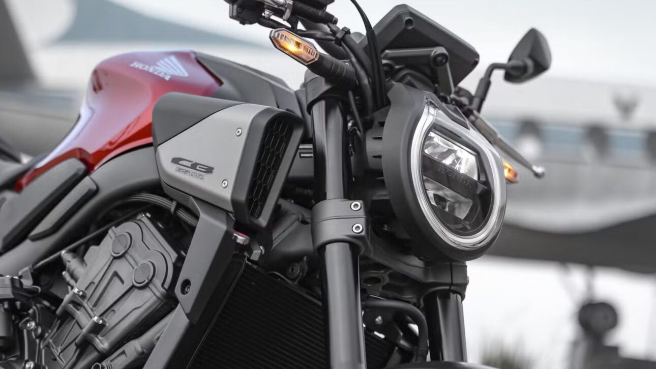 El modelo naked de media cilindrada exhibe faro rediseñado, colín más elevado y panel digital TFT, reforzando el atractivo deportivo de la Honda CB 650R. (Imagen: divulgación)

