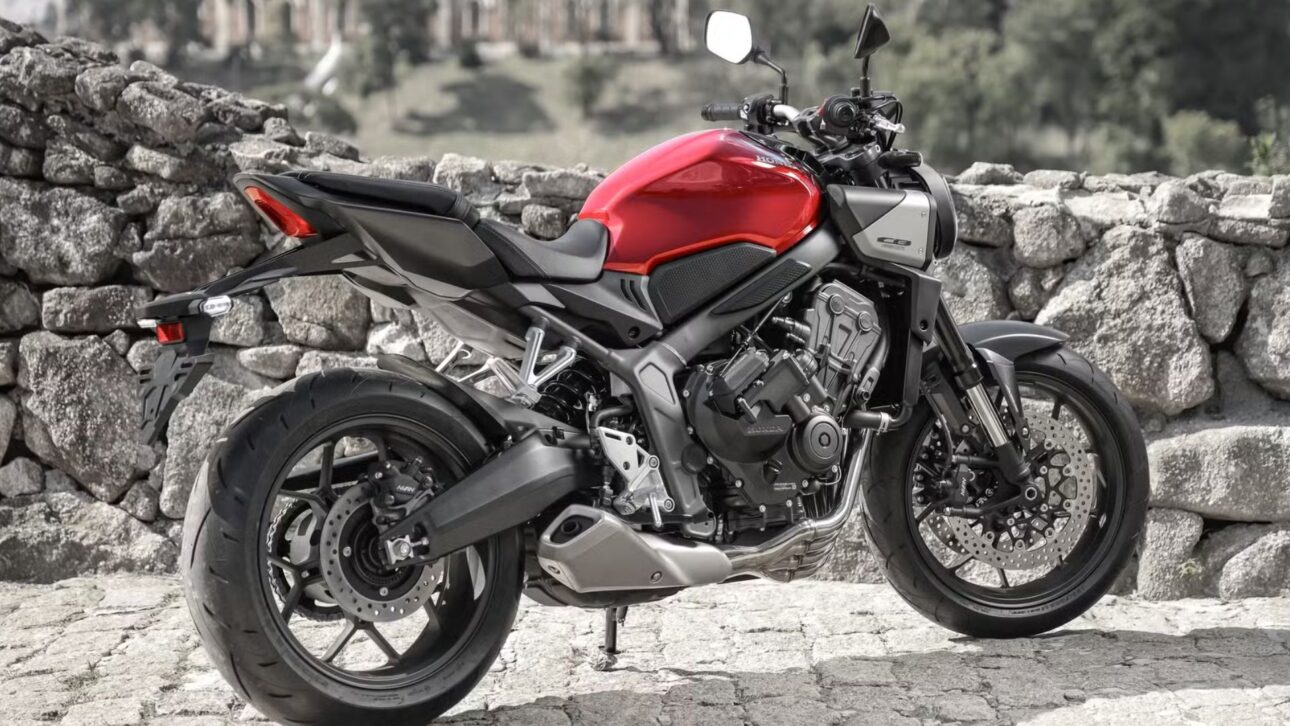 La nueva Honda CB 650R llega a Brasil con embrague electrónico E-Clutch, motor de 4 cilindros, panel digital y aspecto deportivo marcante.