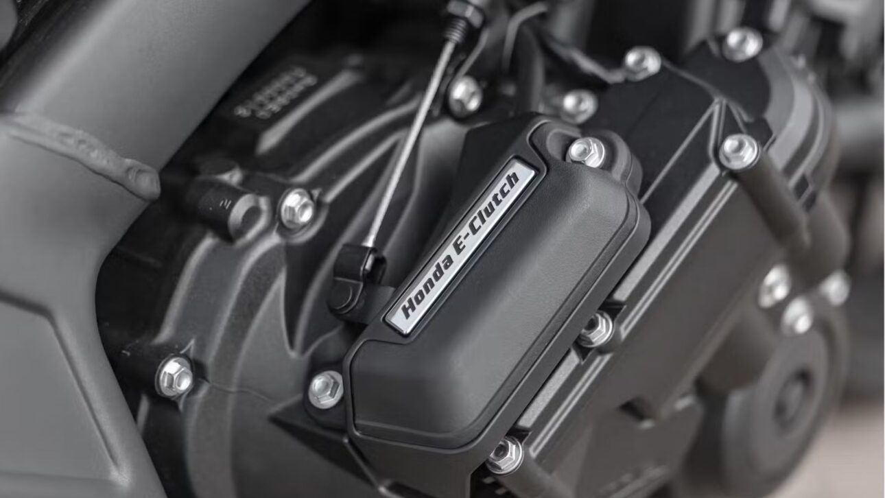 Honda CB 650R 2025 trae motor cuatro cilindros de 86,7 cv, entrega más torque en medias revoluciones y cumple normas ambientales Promot5. (Imagen: divulgación)