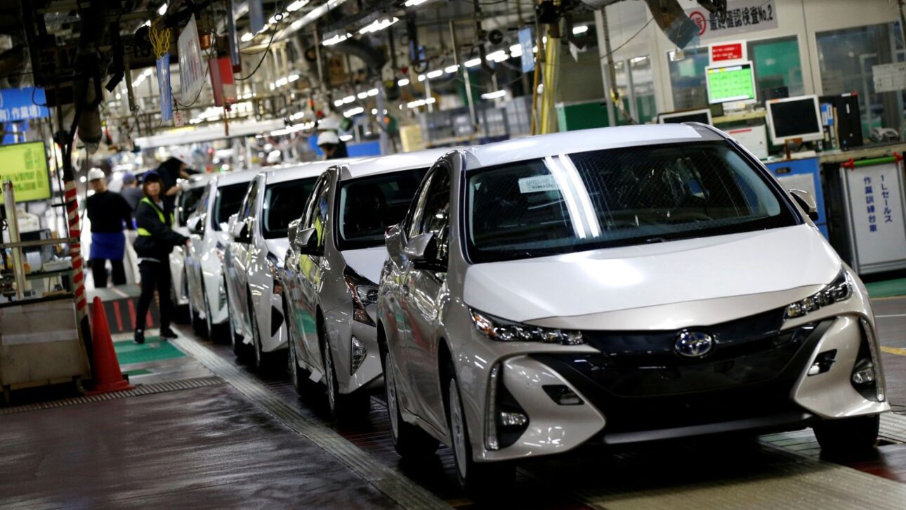 Línea de montaje en la fábrica de Toyota en Indaiatuba, donde el Corolla fue producido durante 27 años; cierre marca transición a Sorocaba y nuevos modelos como Yaris Cross y Hiace. (Imagen: divulgación)