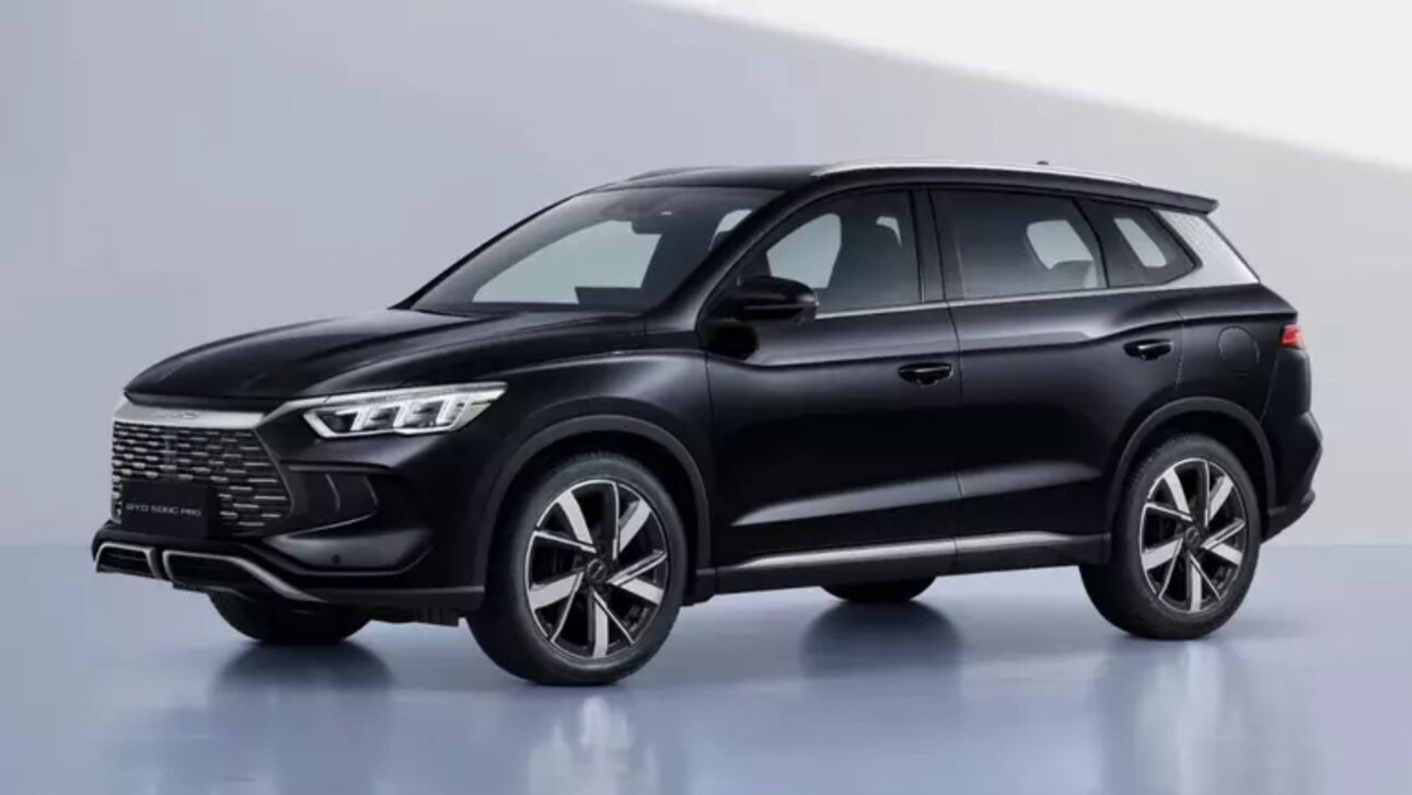 BYD Song Pro 2026 llega a Brasil en dos versiones, GL y GS, ampliando la oferta de SUVs híbridos plug-in con autonomía eléctrica y tecnología avanzada. (Imagen: divulgación)