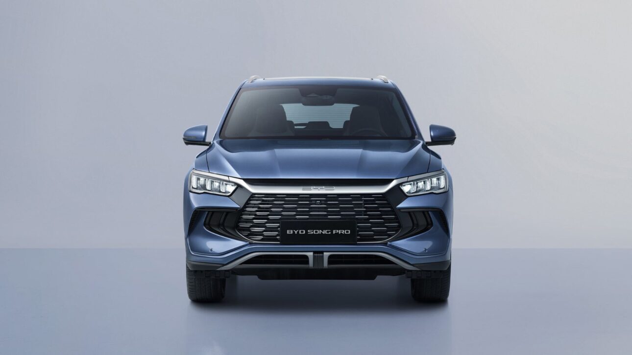 Diseño imponente del BYD Song Pro 2026 refuerza la identidad visual moderna del SUV híbrido plug-in de BYD. (Imagen: divulgación)