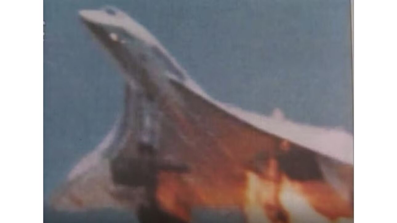 Fotógrafo aficionado logró registrar el fuego en el Concorde en el vuelo de Air France 4590, el 25 de julio de 2000. (Imagen: Reprodução/TV Globo)