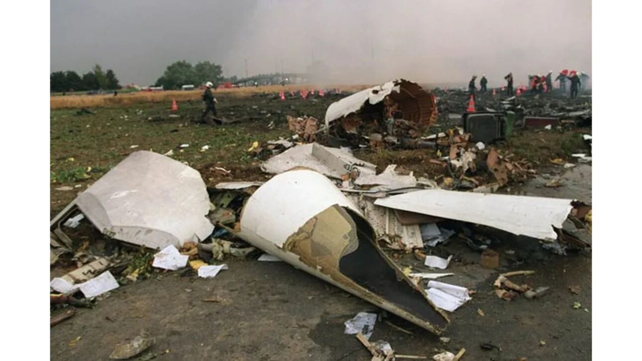 Piezas del Concorde tras el accidente. (Imagen: AFP)