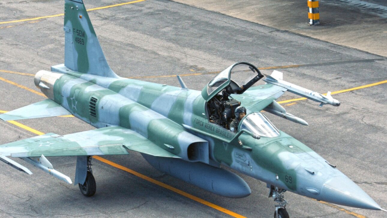 La Crisis en la Fuerza Aérea Brasileña Expone la Falta de Combustible y el Riesgo a los Proyectos Estratégicos, Mientras el Presupuesto Federal Sigue Bloqueado.