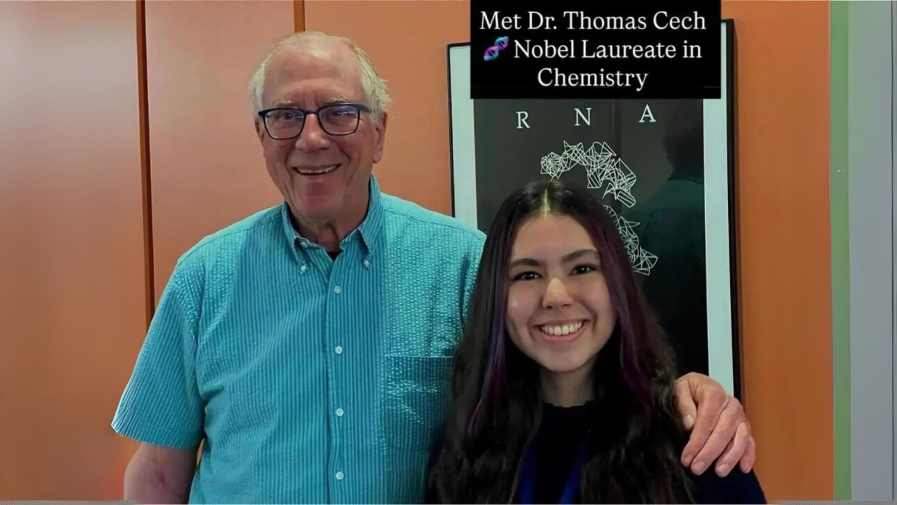 Palma Bejarano Rey y Dr. Thomas Cech, Premio Nobel de Química. (Imagen/ reproducción)