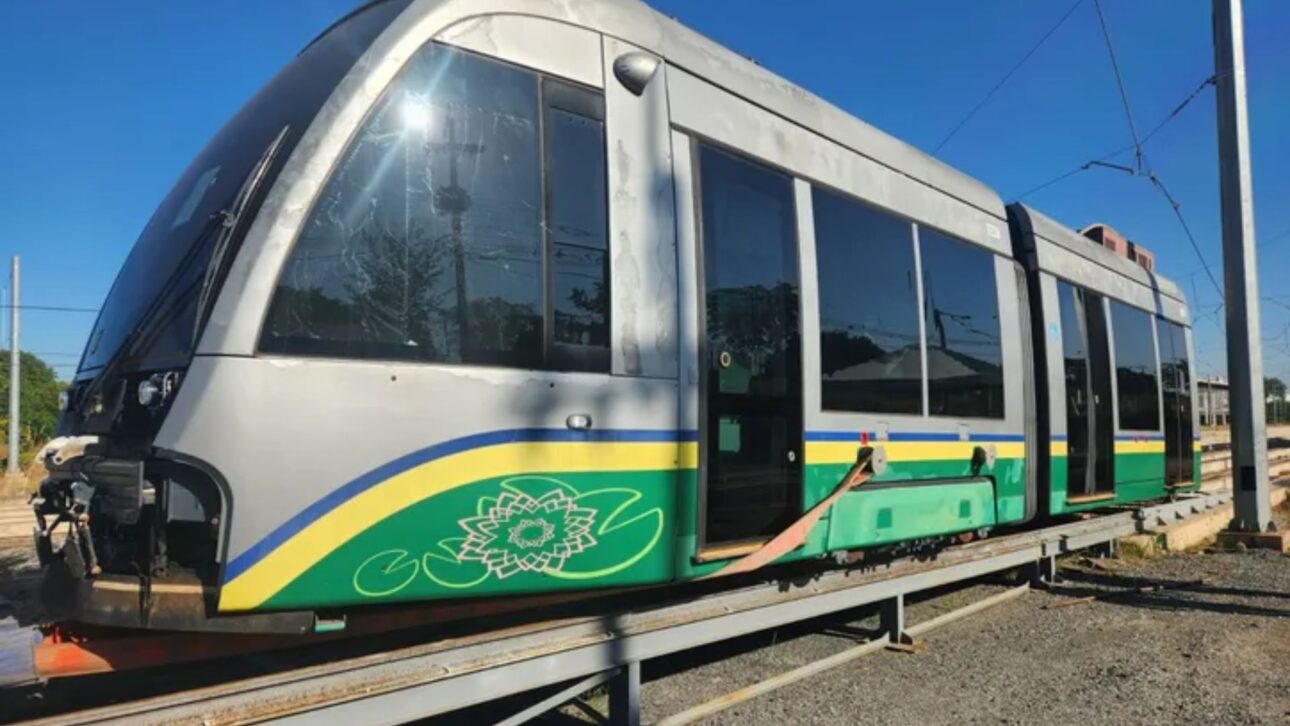 Los Trenes URBOS 100 Llegan a Salvador para el Nuevo VLT, Ampliando la Capacidad y Tecnología en el Transporte Público. Sepa los Detalles del Proyecto.