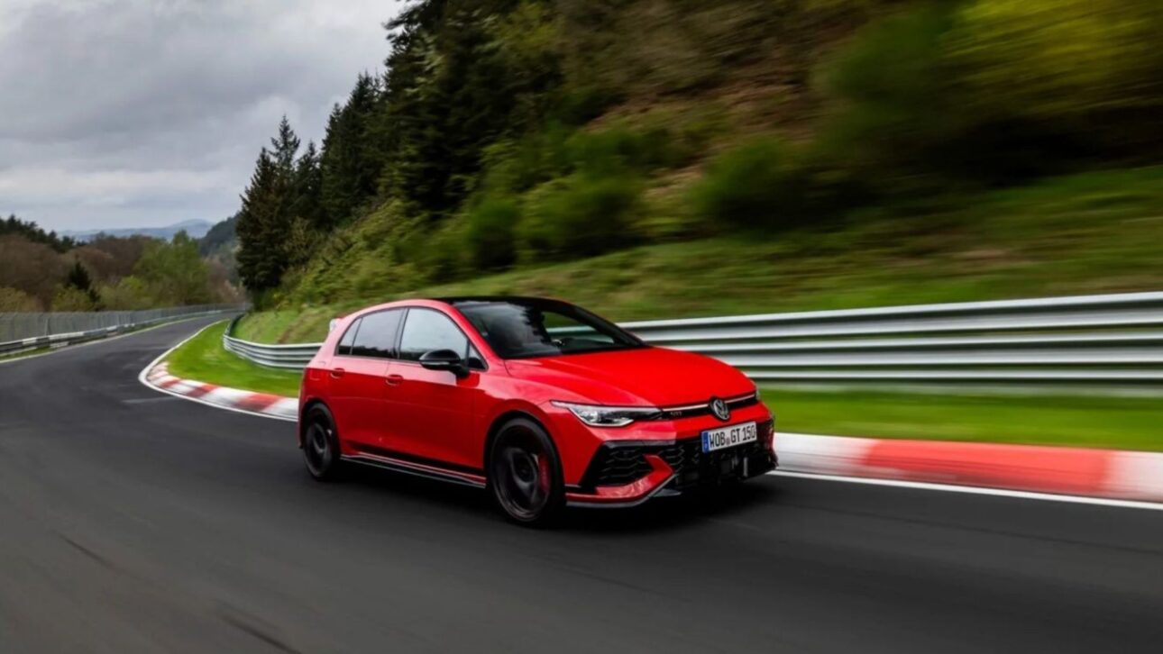 Volkswagen lanza el Golf GTI más potente de la historia, con 325 cv, edición limitada, tecnologías exclusivas e integración inédita de ChatGPT.