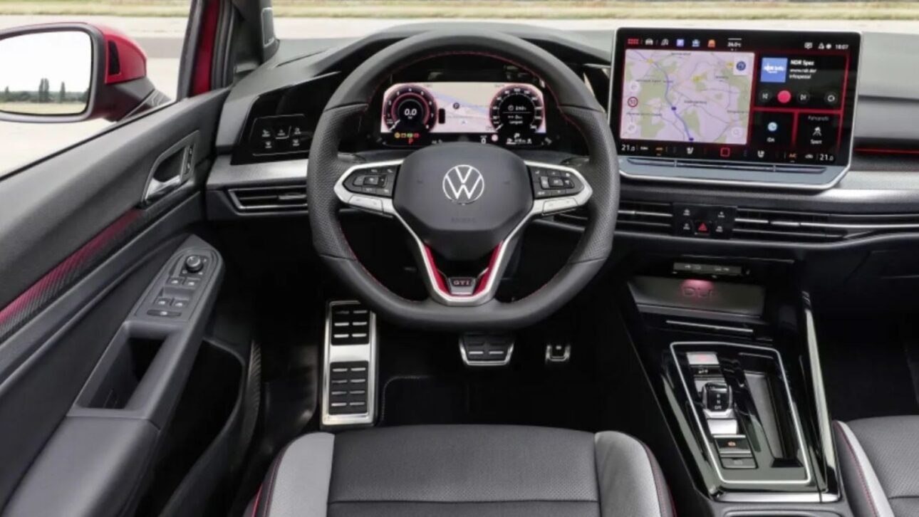 Volkswagen lanza el Golf GTI más potente de la historia, con 325 cv, edición limitada, tecnologías exclusivas e integración inédita de ChatGPT.