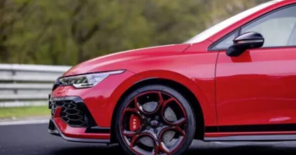 Volkswagen lança o Golf GTI mais potente da história, com 325 cv, edição limitada, tecnologias exclusivas e integração inédita de ChatGPT.