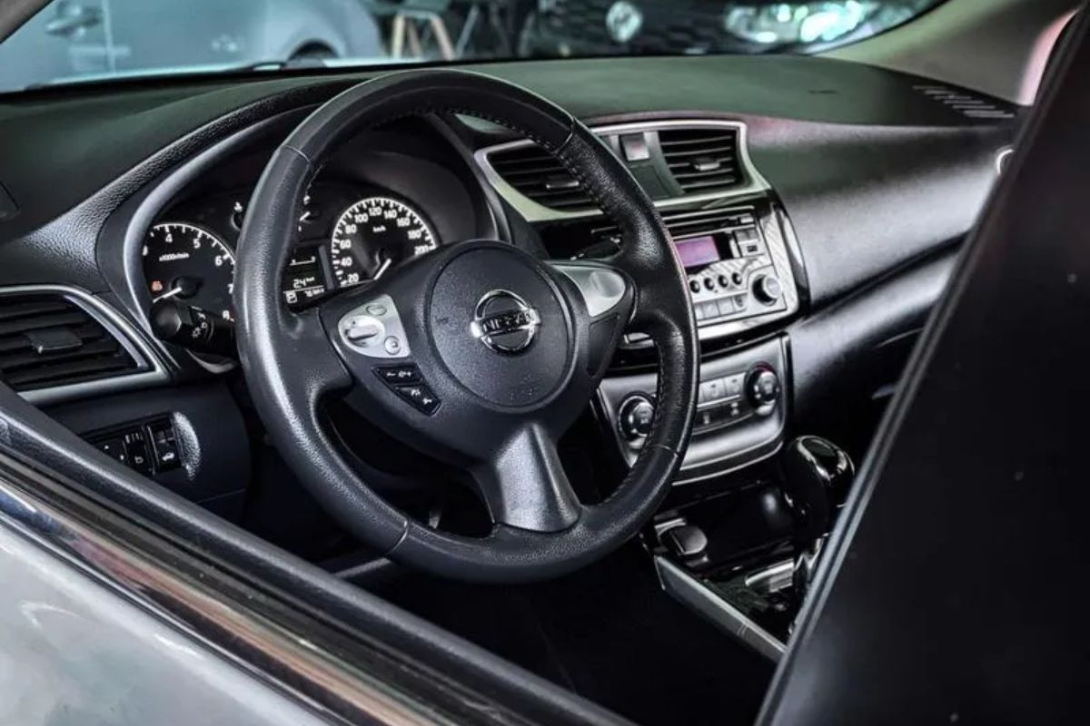 Com o preço de um Kwid, você leva SUV turbo, sedã de luxo ou hatch esportivo usado