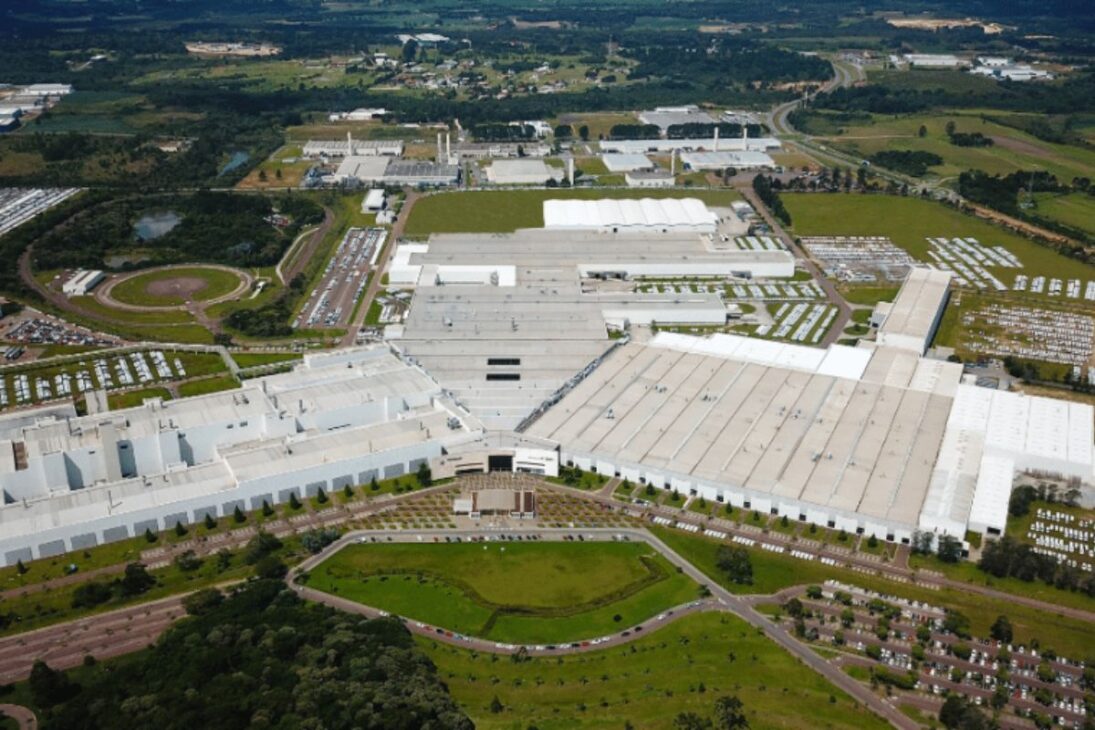 Montadora de automóviles en Brasil tiene el coche más vendido del país durante 4 años y supera a sus rivales VW y GM con facilidad