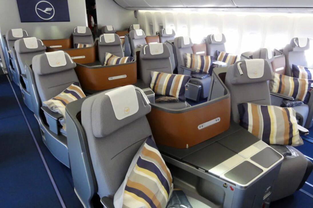 No elijas estos asientos: cómo escapar de los peores lugares del avión sin gastar un centavo