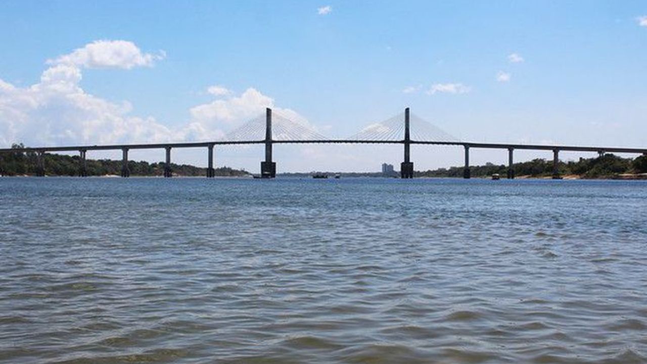 Puente del Municipio de Imperatriz sobre el río Tocantins