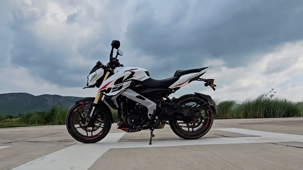 Agora ninguém segura a PULSAR NS 400Z UG: nova versão mais potente e cheia de tecnologia chega para dominar o segmento