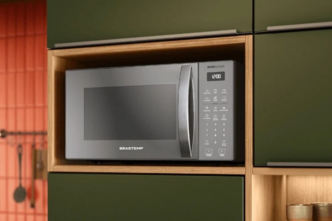 Panasonic, Brastemp y Cuisinart lanzan microondas con air fryer que economizan espacio y tiempo