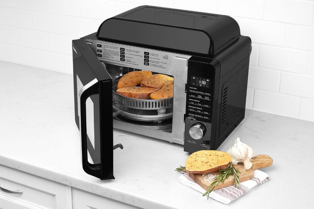 Panasonic, Brastemp y Cuisinart lanzan microondas con air fryer que economizan espacio y tiempo